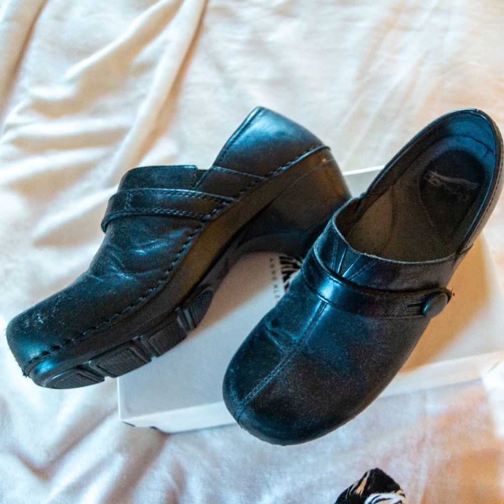 Black Dansko Solstice Clogs - size 38EU